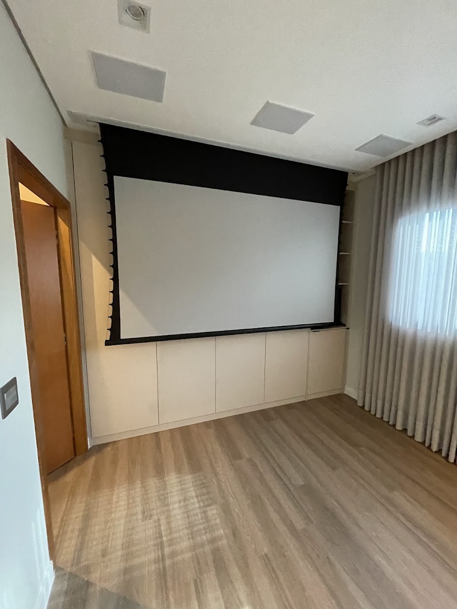Home theater sob medida instalado pela Smart Home Assist